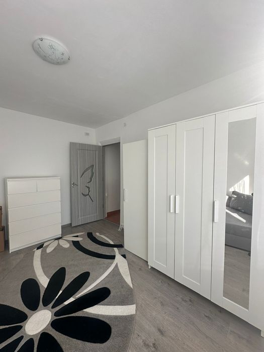 Închiriez apartament cu 2 camere Str. DUMBRAVA