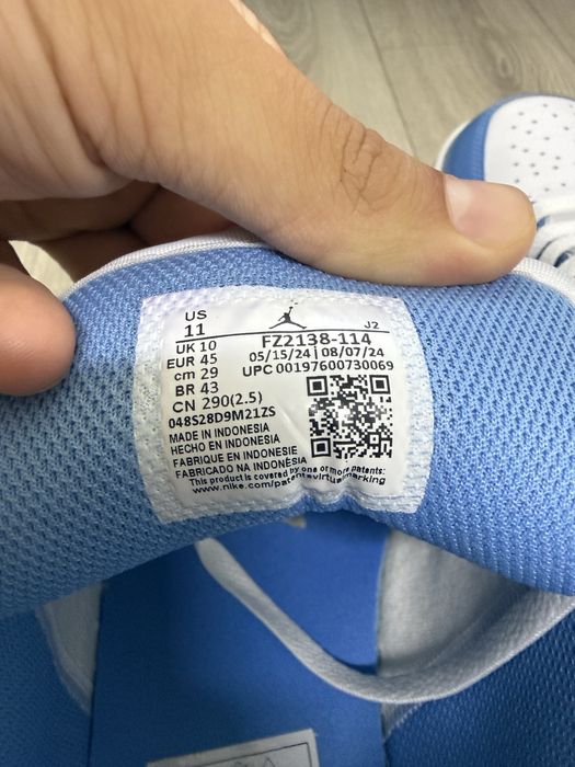 Jordan 1 low , white and blue