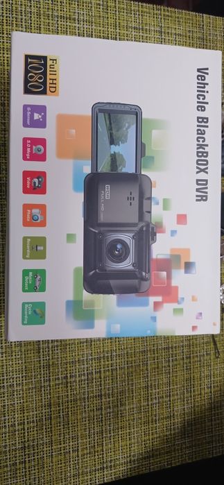 Видеорегистратор продам.