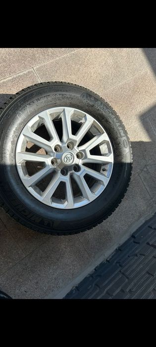 Продам комплект диски с резиной 18