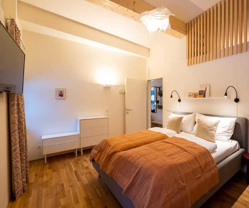 Дава се под наем Тристаен апартамент в Пловдив, Център - 93 кв.м за 351.9 € - Снимка #2