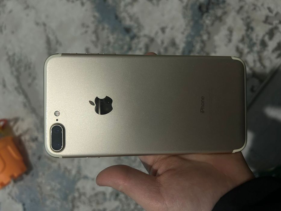 Продам iphone 7+ в рабочем состояний