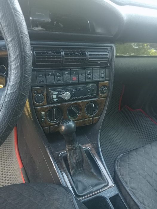 Автомобиль Ауди 100 С4