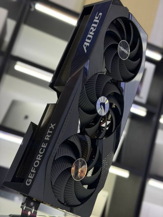 GeForce RTX 4070 Ti (GIGABYTE AORUS Elite)