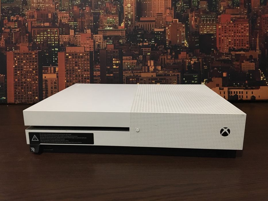 Microsoft Xbox One S 500 GB Controler Alb Cutie Accesorii