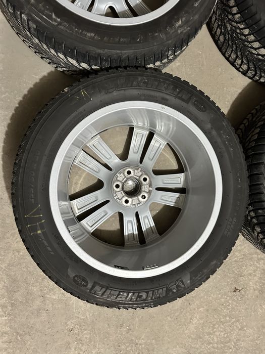Комплект оригинални джанти със зимни гуми 20 цола.