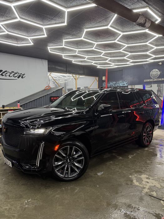 Cadillac escaled full