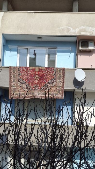 Продавам персийски килим