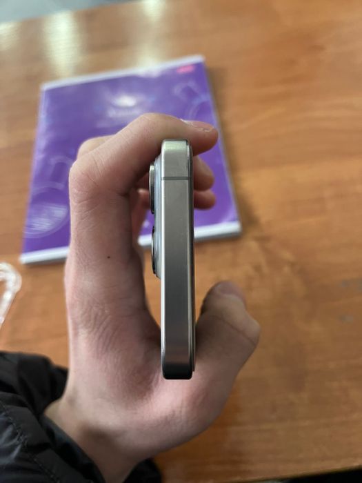 Продам айфон 15 про