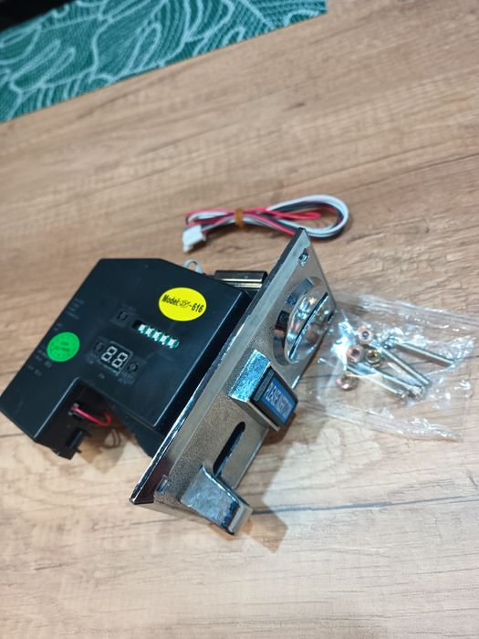 Монетник за части