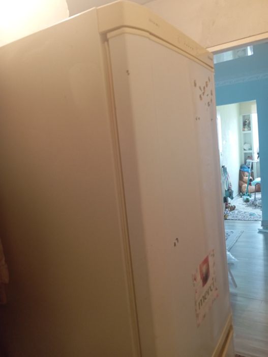 продам бу холодилник марка самсунг