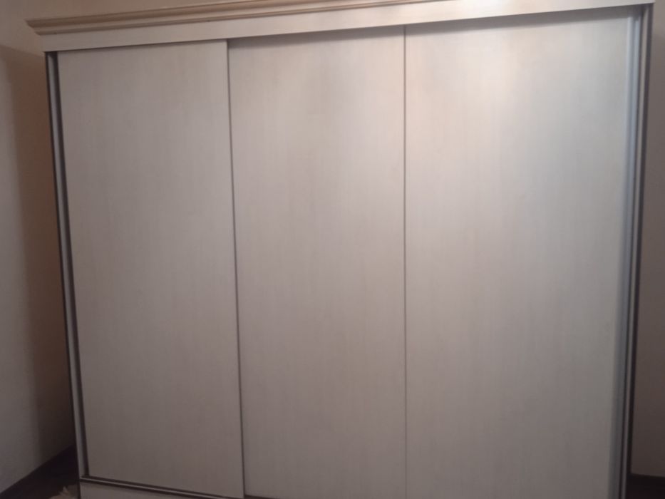 Шкаф сотилади янги узатилган