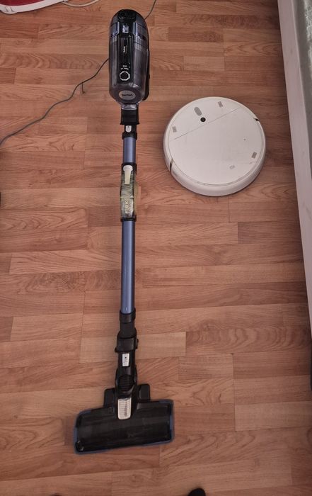 Продам два пылесоса