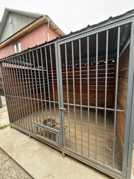 Вольер для собаки. Сделано из качественного материала. Размер 200х300