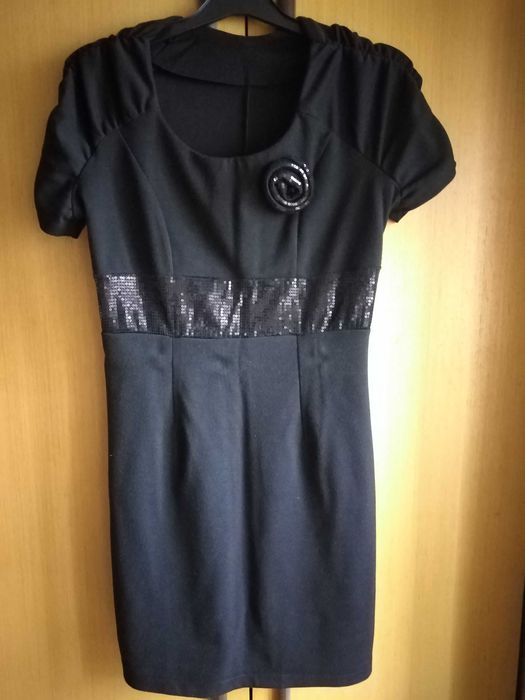 Малки черни парти рокли размер M