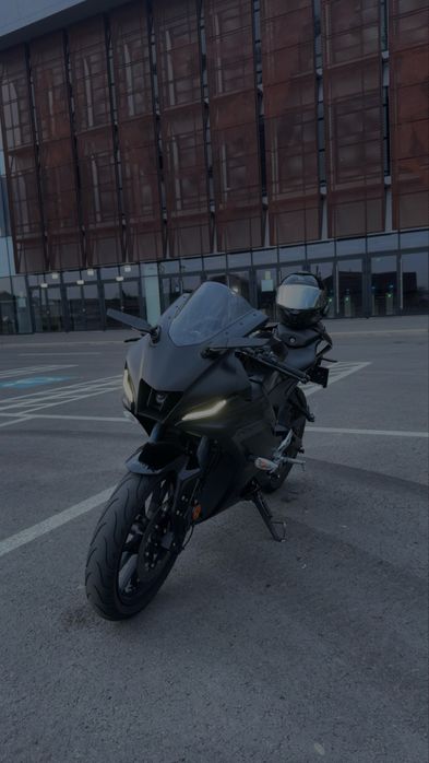 motocicleta yamaha  yzf r125