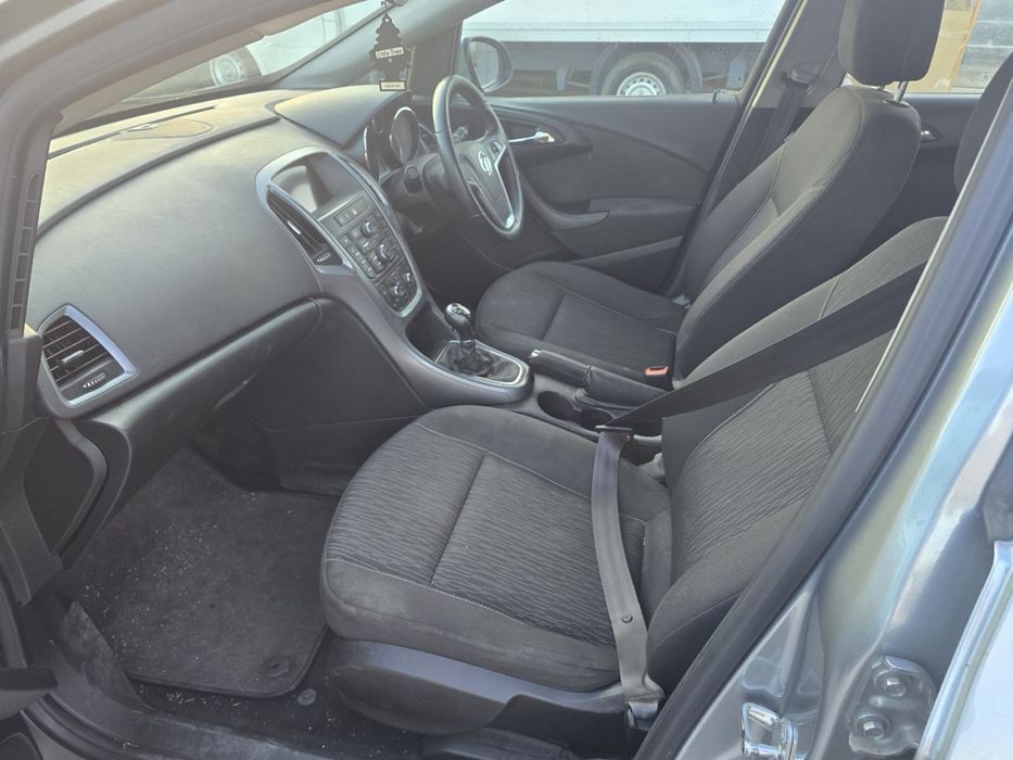 Opel Astra J 1.6 CDTI (110 к.с.) 2015 г. – НА ЧАСТИ!