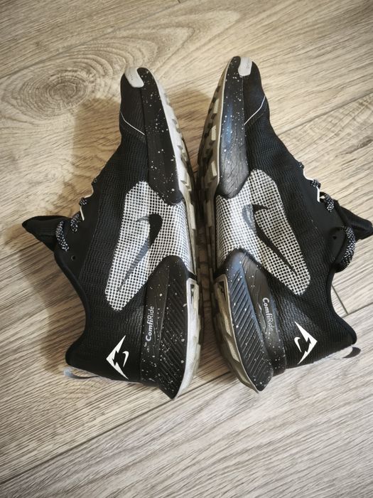NIKE маратонки 41