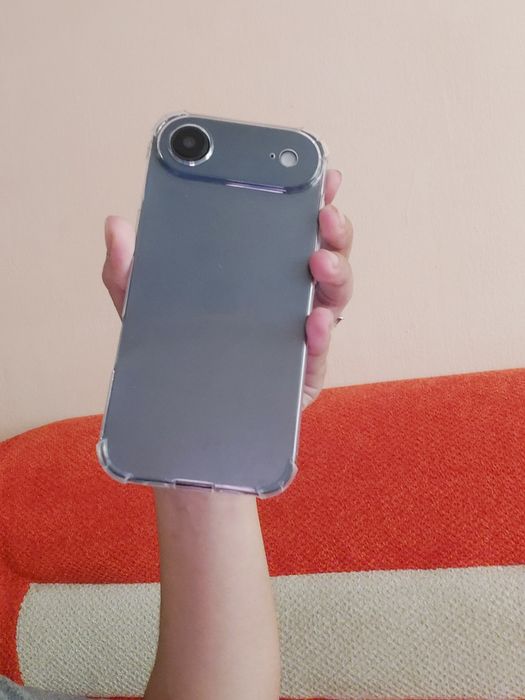 IPhone  17  Air.