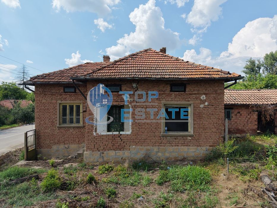 Парцел със стара къща в село Драгомирово