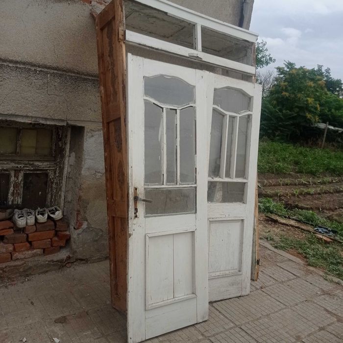 Продавам двоина битова врата