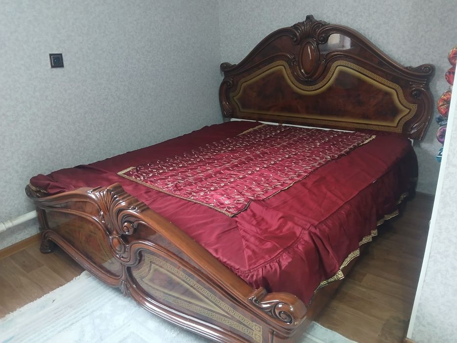 Кровать и шкаф для спальни
