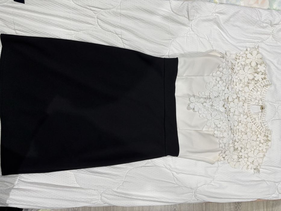 Дамска черно - бяла рокля