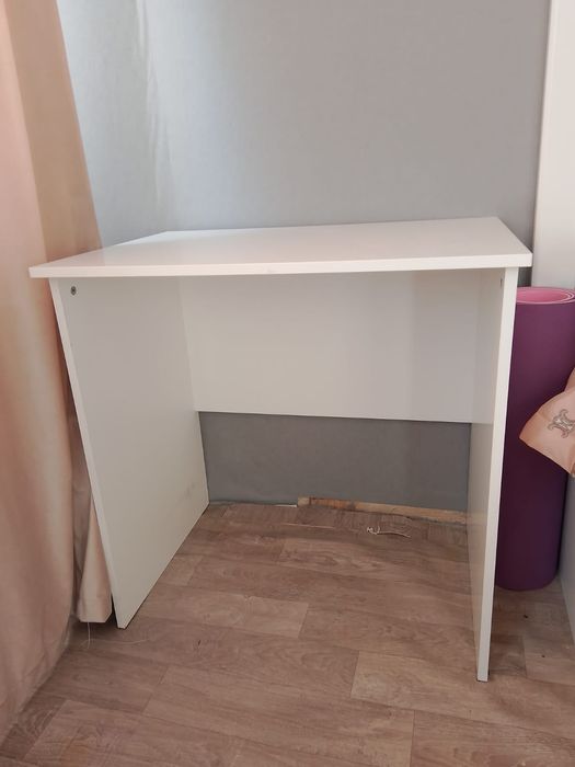 Продам полку и стол икеа, дверь межкомнатная