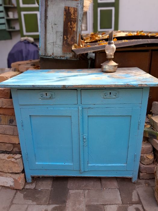 Тумбочки деревянные. Ретро.