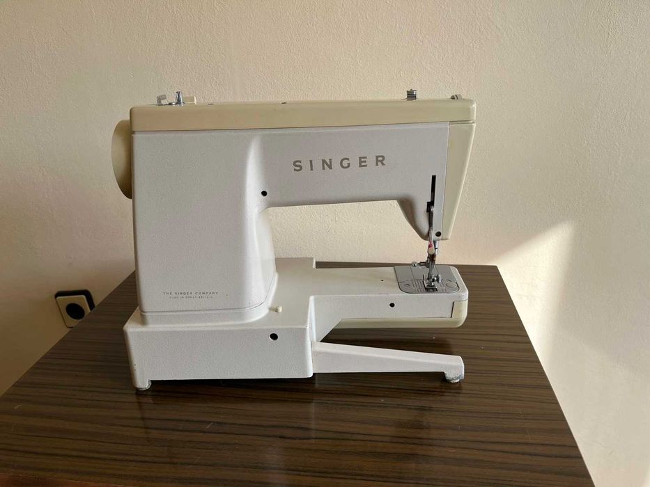 Електрическа шевна машина SINGER  522