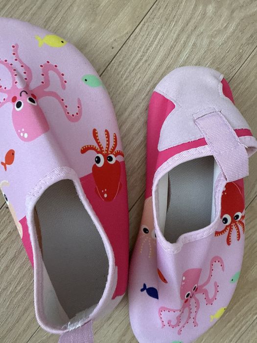 Продам аквашузы детские