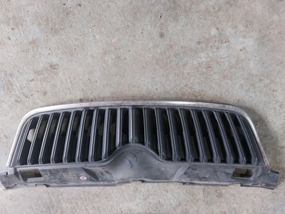 Emblema capota - Grila bara fata Skoda Fabia 5j model 2007-2014