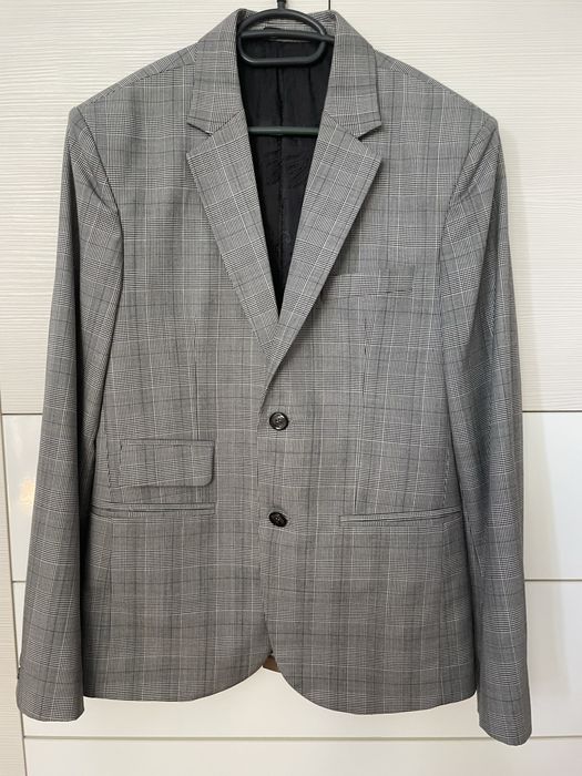 елегантно карирано сако