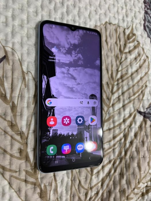 Продается сотовый телефон Samsung