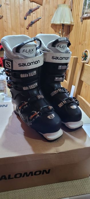 Vând clapari Salomon si schiuri Volkl