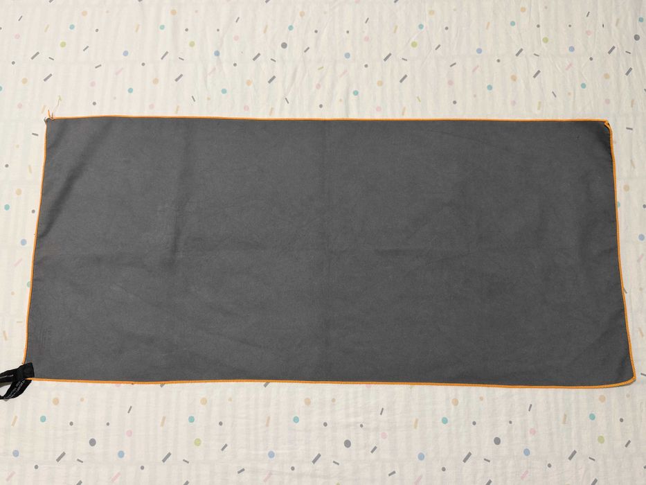 Продавам PackTowl Personal Towel Hand – лека туристическа хавлия, със забележка