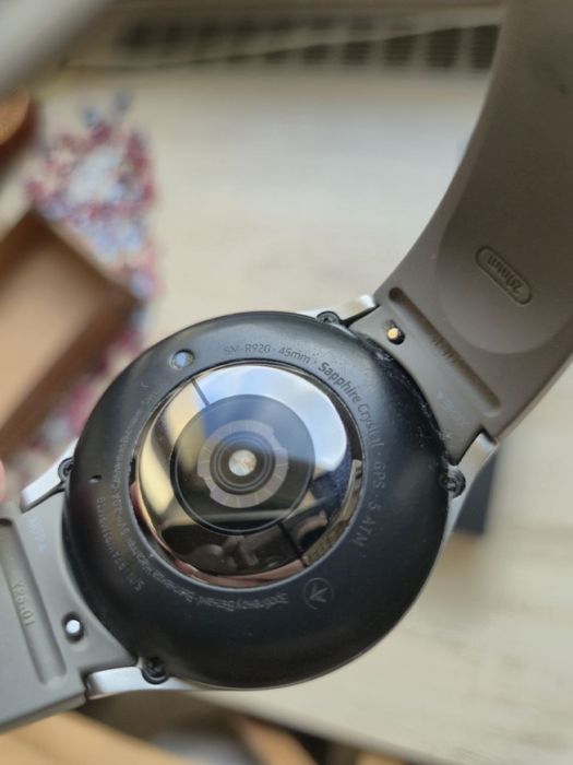Продам смарт-часы Galaxy Watch 5 Pro