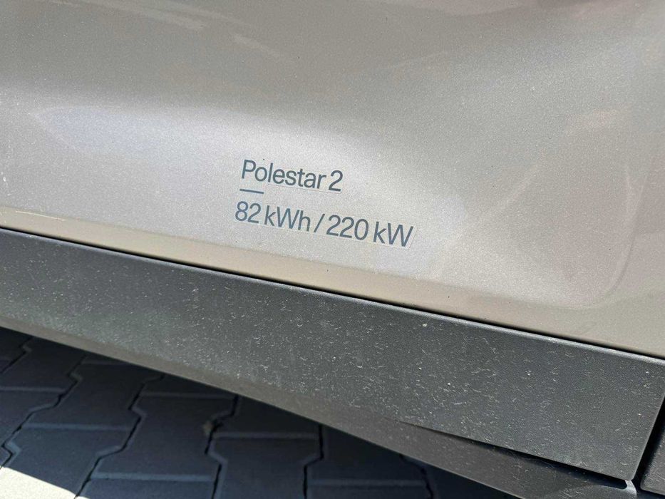 Polestar 2 82kWh  300hp