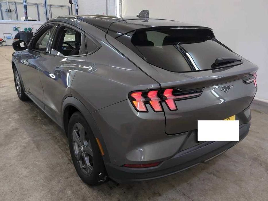 Ford Mustang Mach-E electric drive 216 kW 294ks 99kwh
