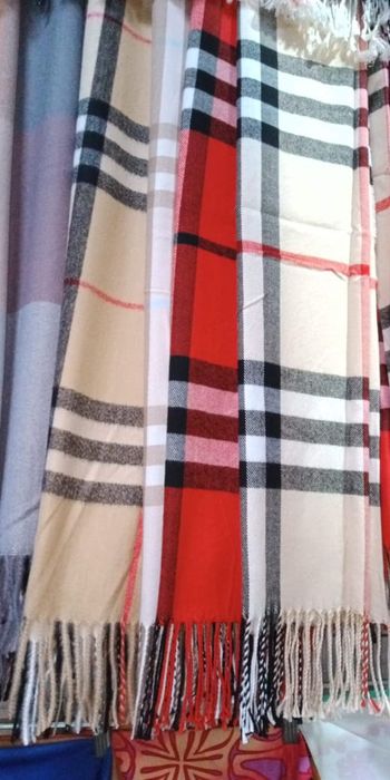 Стилные брендовые палантины