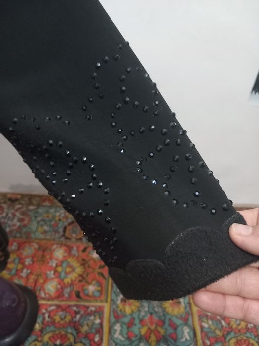 Стиль костюма очень красивый