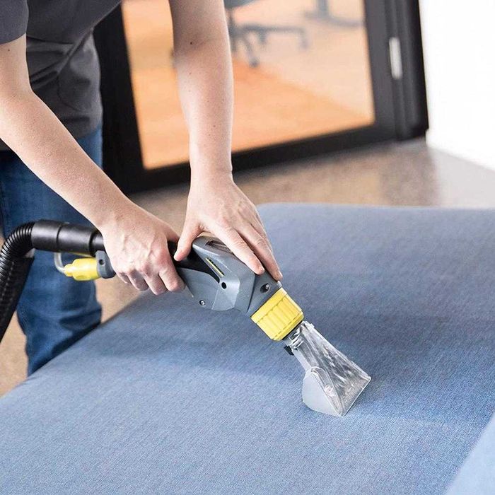 Inchiriez Aspirator Profesional Karcher Injectie-Extractie