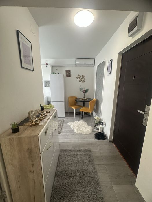 Proprietar vand apartament  micro 19
