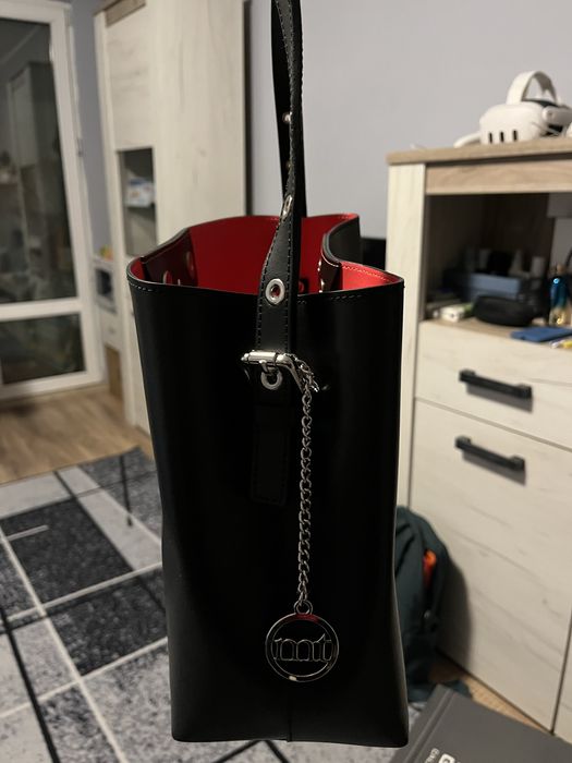 Дамска чанта Mia Tomazzi естествена кожа черен цвят