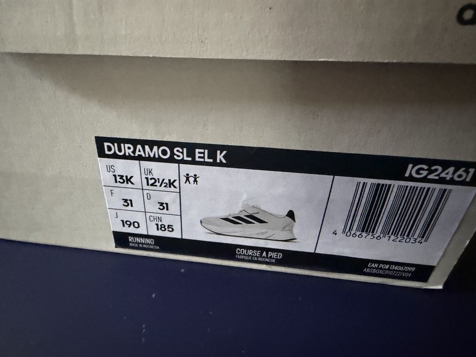 продам детские кроссовки Adidas