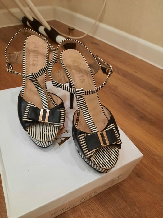 Женские туфли    .