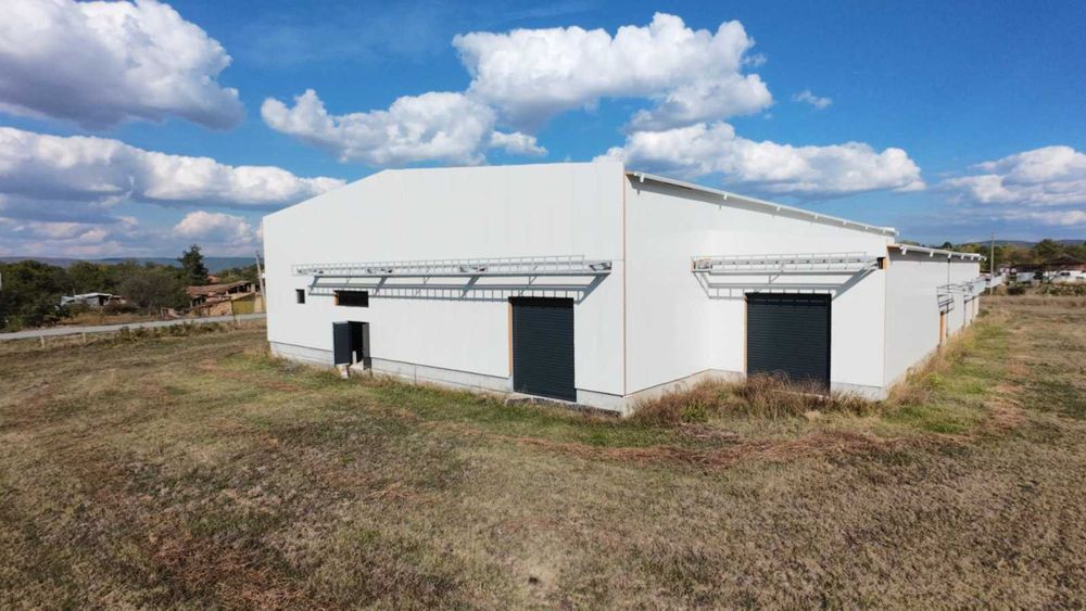 Продава се Промишлена сграда в с. Козаревец, Област Велико Търново - 6861 кв.м за 100 €/кв.м - Снимка #2