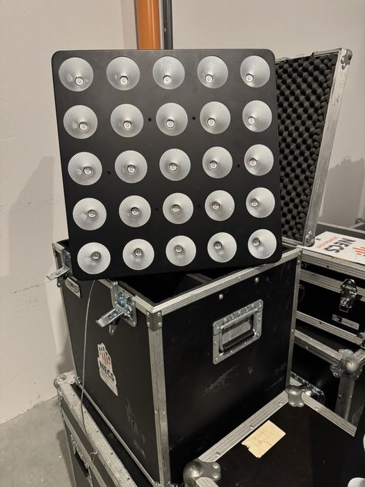 Vând 2 buc Stairville Led Matrix Blinder 5x5 RGBWW