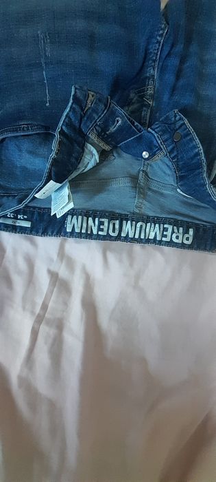 Продаю мужские джинсы