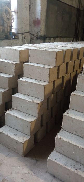 Саман кірпіш Глиноблок Саманый кирпич прессованный